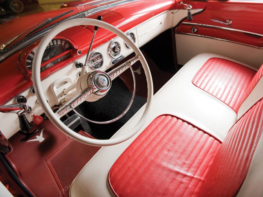  Ford Fairlane Sunliner Convertible 1955 года  (фото 18 из 27)